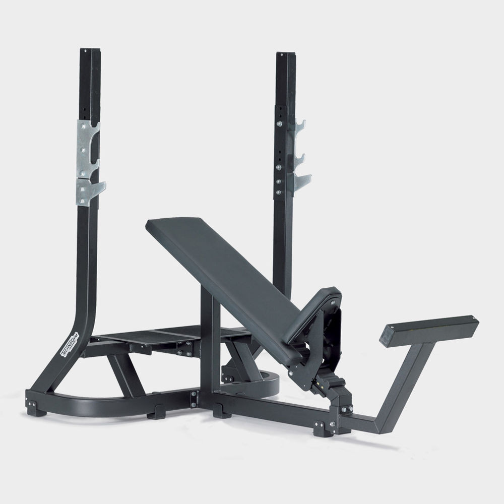 PG01_purestrength_olympicinclinebench_hero_01_5